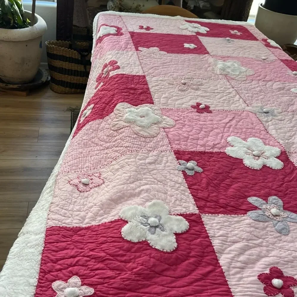 Pottery Barn Kids Quilt Blanket Pink White Flower Patch Fur Trim 86.5